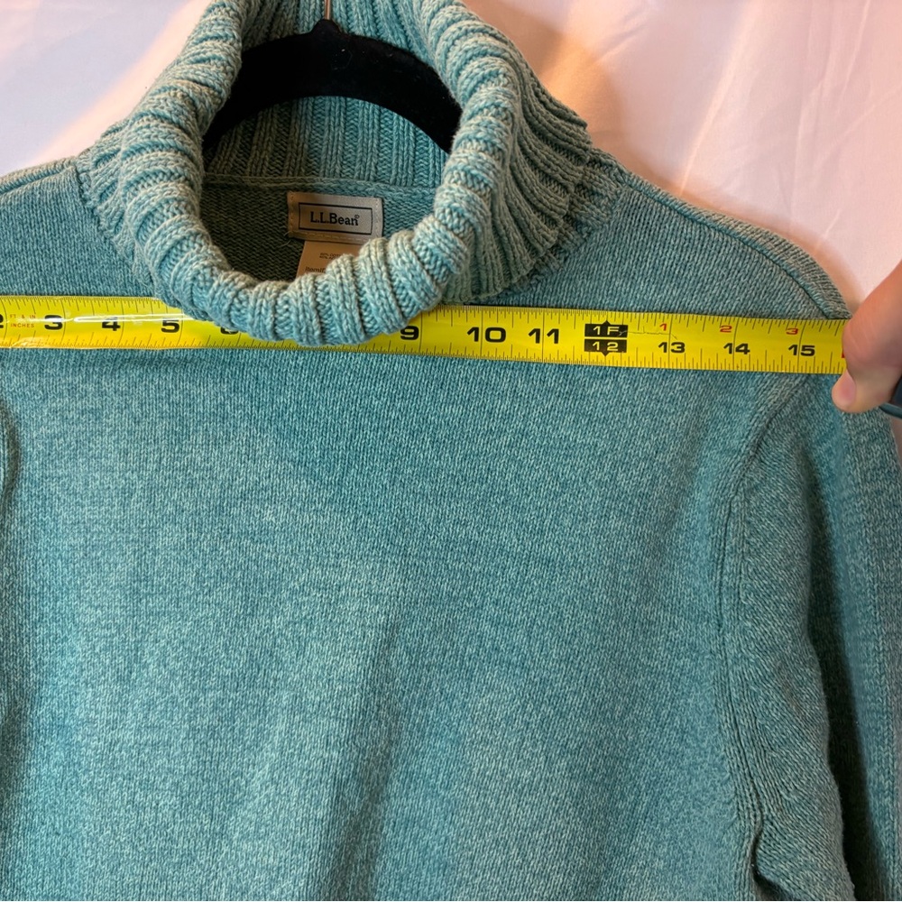 L.L. Bean Women’s Aqua Turtleneck Sweater - Picture 7 of 10